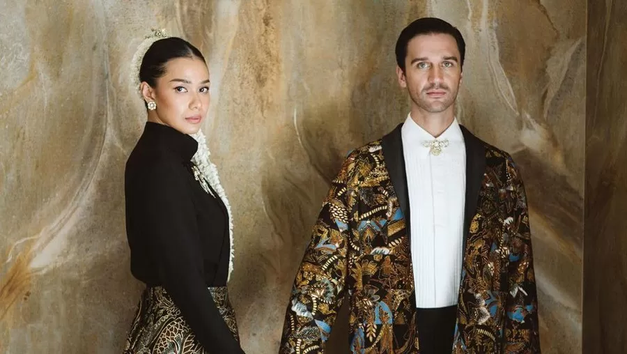 Potret Pernikahan Adinia Wirasti dan Michael Wahr. (Instagram @michaelswahr)
