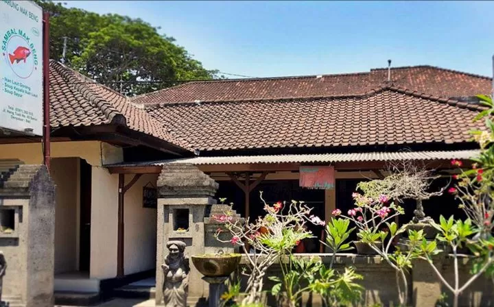 Warung Mak Beng Bali di Jalan Hang Tuah 45, Sanur, Bali. Foto: TasteAtlas