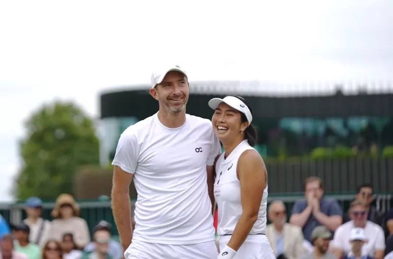 Aldila Sutjiadi/Matwe Middelkoop di Wimbledon 2023. (Foto: Twitter KNLTB)