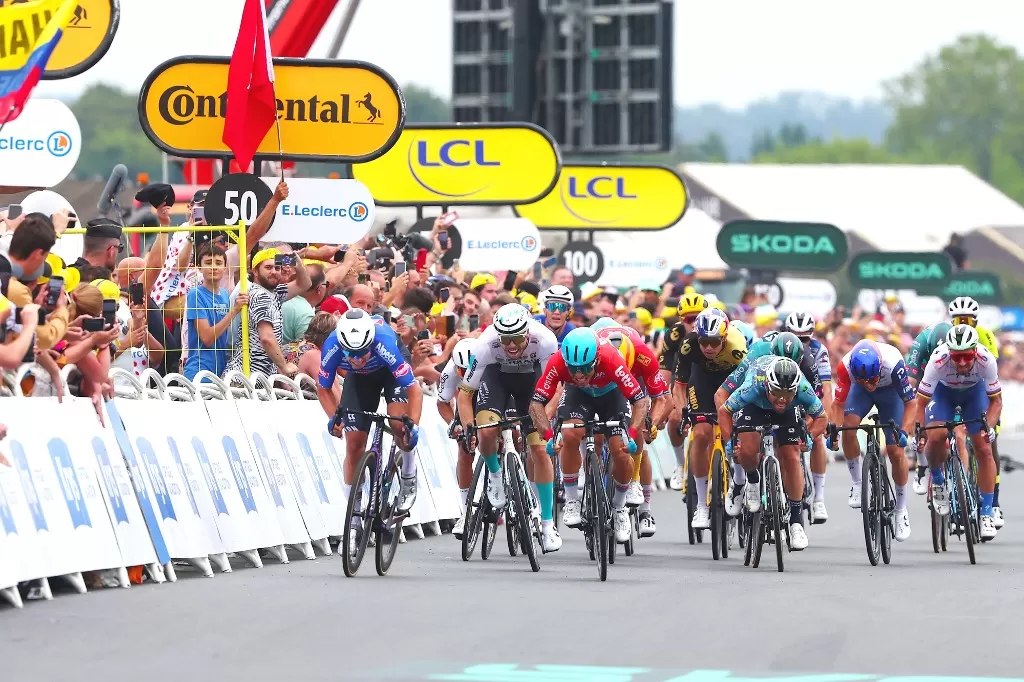 Hasil Etape 4 Tour de France 2023 menyajikan chaos di garis finis. (Foto: Team Bahrain Victorious)