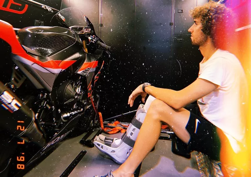 Marc Marquez menjelaskan keterkejutannya atas keluarnya sesama pembalap Honda Alex Rins. (Foto: LCR Honda)