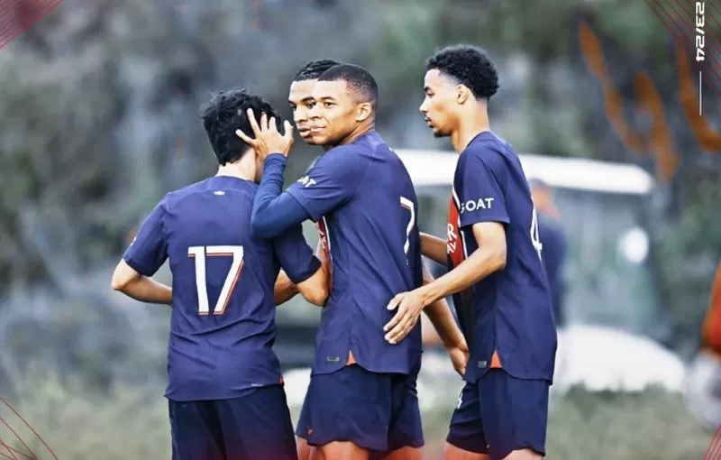 Kylian Mbappe ikut mencetak gol buat PSG dalam uji coba pramusim Vs HAC, pertengahan Juli 2023. (Foto: PSG)