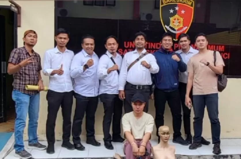 Seleb TikTok Popo ditangkap polisi buntut marturbasi dengan patung manekin yang viral (tangkapan layar)