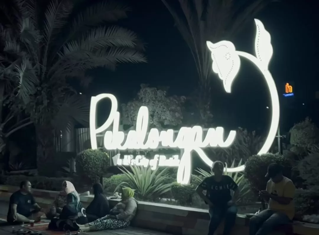 Pria berenang tanpa busana di Alun-alun Kajen, Pekalongan mabuk kecubung (Dok Instagram @explorepekalongan)