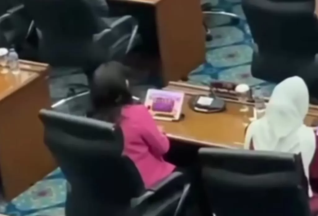 Anggota DPRD DKI Jakartadari PDIP  Cinta Mega  diduga main gim slot atau judi online (tangkapan layar)