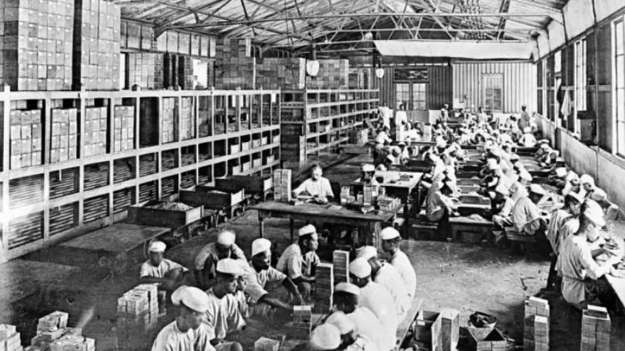 Pabrik candu pada zaman kolonial Belanda di Jalan Kramat, Batavia. Sisa stok pabrik opium inilah yang kemudian menjadi devisa RI di masa awal kemerdekaan. (Foto: Istimewa).   