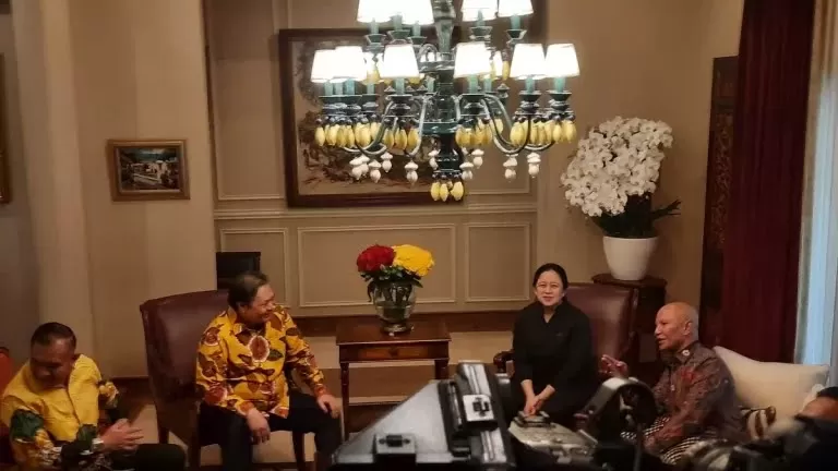 Momen pertemuan Airlangga dengan Puan Maharani