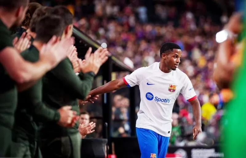 Ansu Fati tampaknya tidak masuk dalam rencana Xavi Hernandez musim 2023/2024, setidaknya sebagai starter. (Foto: Comuniate)