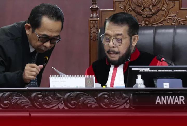 Majelis Hakim Mahkamah Konstitusi dalam salah satu gugatan di MK. Foto: Tangkapan Layar MK