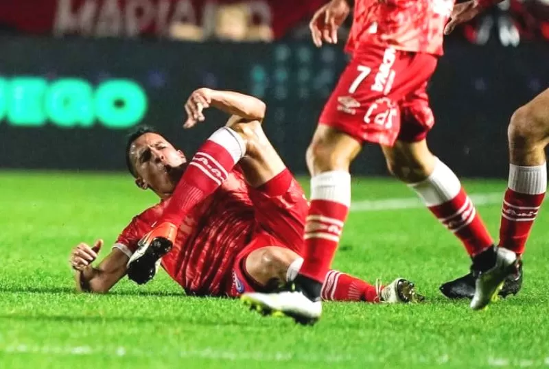 Profil dan biodata Luciano Sanchez, bek Argentinos Junior yang kakinya patah diinjak Marcelo di Copa Libertadores 2023/2024. (Foto: Ole)