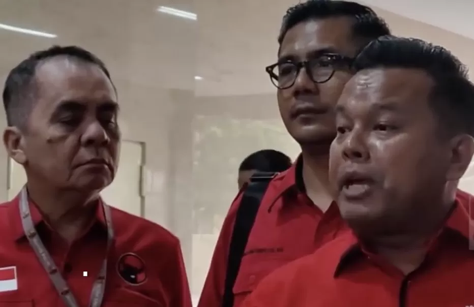 Tim Badan Bantuan Hukum dan Advokasi Rakyat (BBHAR) DPP PDIP melaporkan Rocky Gerung ke Mabes Polri.