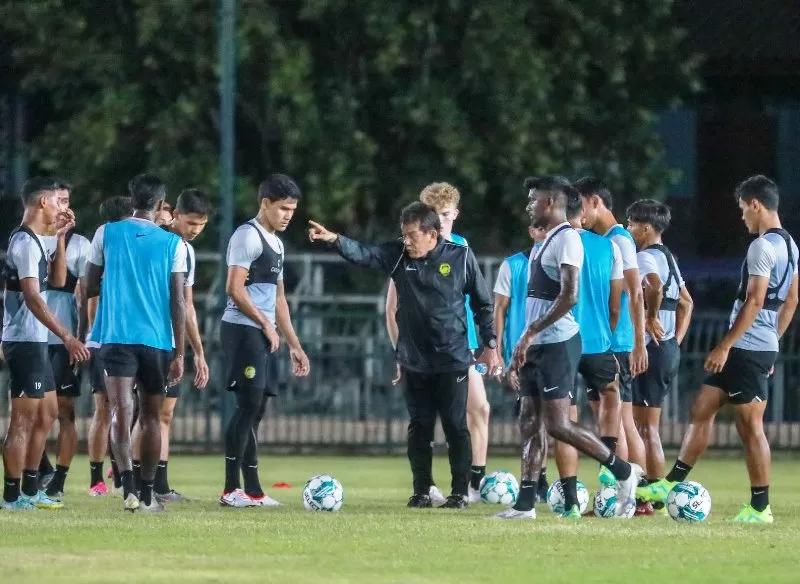Timnas Malaysia U-23 dalam latihan resmi jelang hadapi Timnas Indonesia U-23 di penyisihan Grup B Piala AFF U-23 2023. (Foto: FAM)