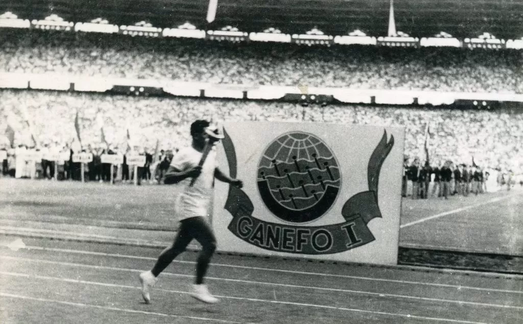 Sejarah GANEFO. Dalam foto adalah upacara pembukaan GANEFO I di Stadion Utama Gelora Bung Karno, Jakarta, Indonesia, pada 1963. (Foto: failedarchitecture)