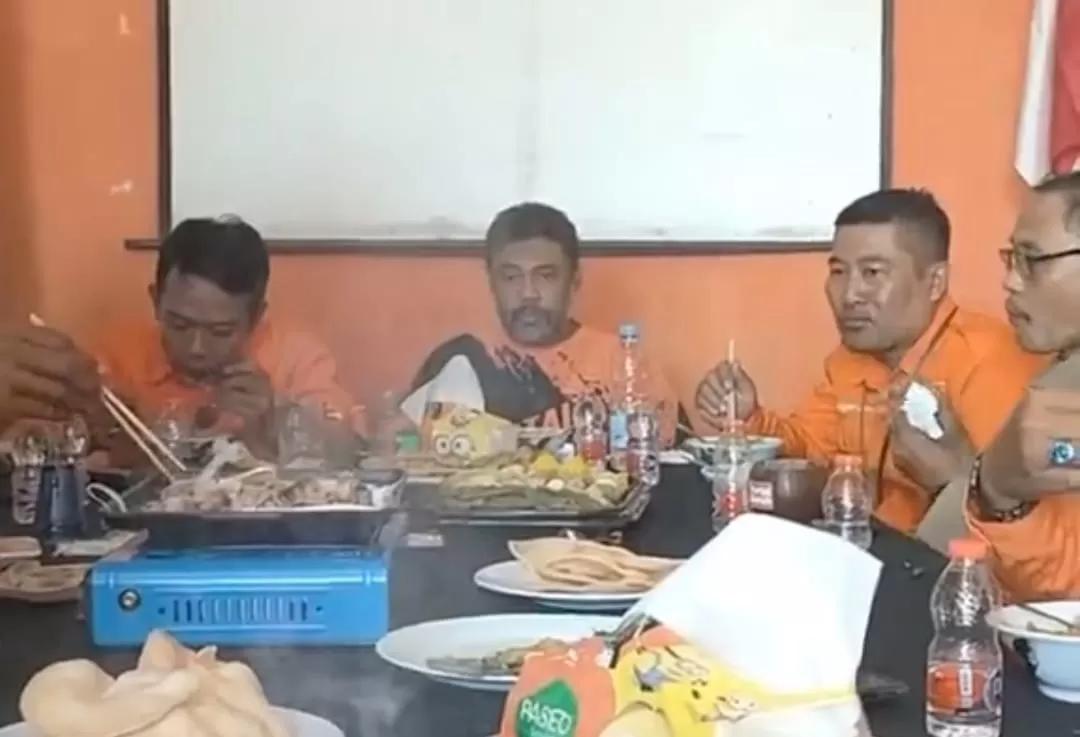 Video viral Presiden Partai Buruh Said Iqbal makan bersama (Dok tangkapan layar)