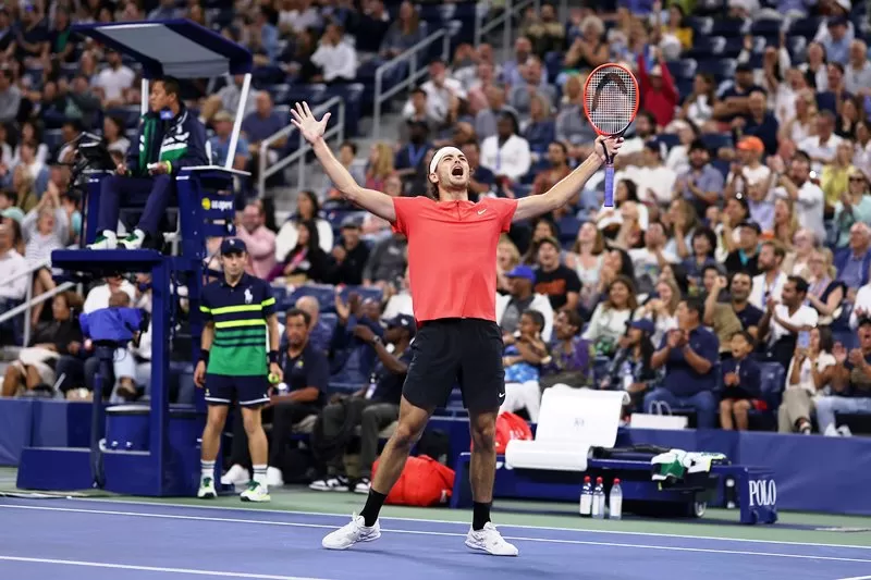 Hasil US Open 2023 hari 5 menyajikan unggulan ke-9 Taylor Fritz mengatasi perlawanan Jakub Mensik. (Foto: ATP Tour)