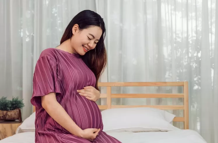 Manfaat konsumsi Calcium Lactate untuk ibu hamil.(freepik.com/@partystock)