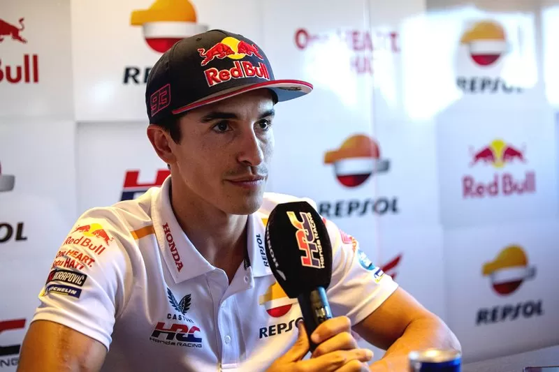 Marc Marquez ditanyai pertanyaan paling blak-blakan seminggu terakhir tentang masa depannya untuk MotoGP 2024 oleh Jorge Lorenzo. (Foto: Box Repsol)
