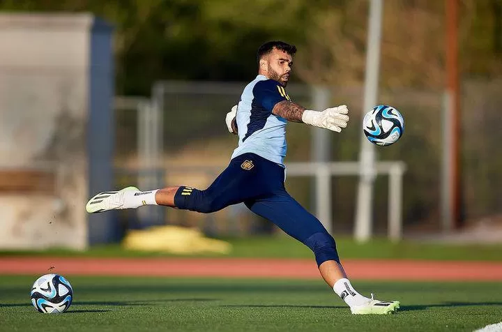 David Raya ancam posisi kiper utama Aaron Ramsdale di Arsenal (Foto: instagram official David Raya)