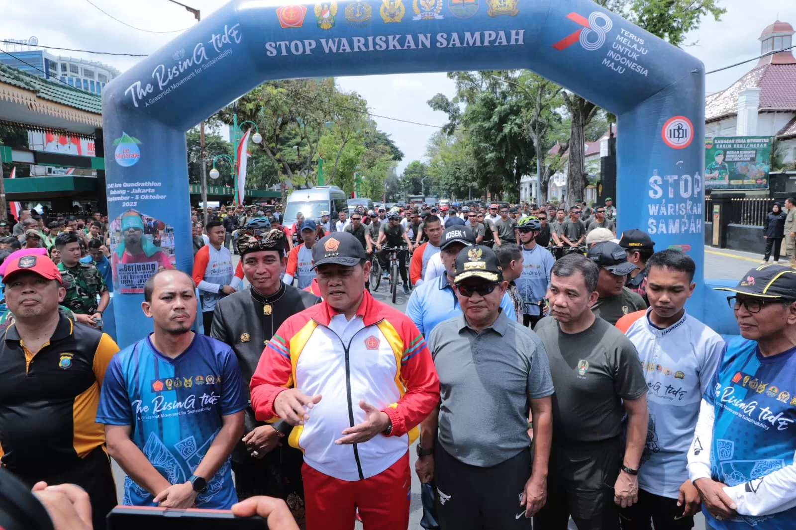  Panglima TNI, Laksamana TNI Yudo Margono saat melepas tim 