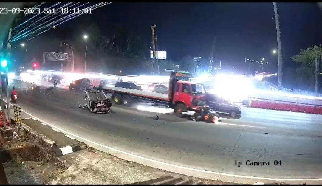 Video detik-detik kecelakaan maut di exit Tol Bawen (tangkapan layar)