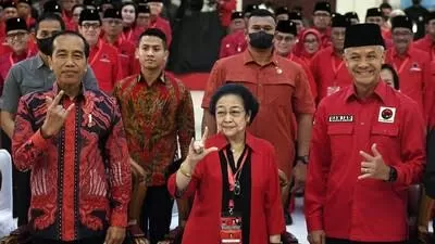 Bisikan Jokowi ke Ganjar Pranowo saat Rakernas PDIP (Dok Ist)