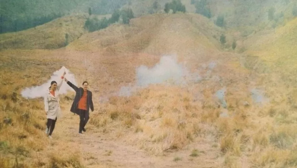 Pengacara rombongan prewedding penyulut flare yang menyebabkan kebakaran Gunung Bromo melakukan serangan balik dengan akan melaporkan pengelola BB TNBTS. Foto: Tangkapan Layar X @MIHARINI