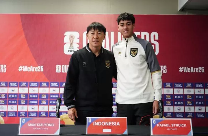 Rafael Struick keluhkan kondisi lapangan Stadion Rizal Memorial (Foto: PSSI)