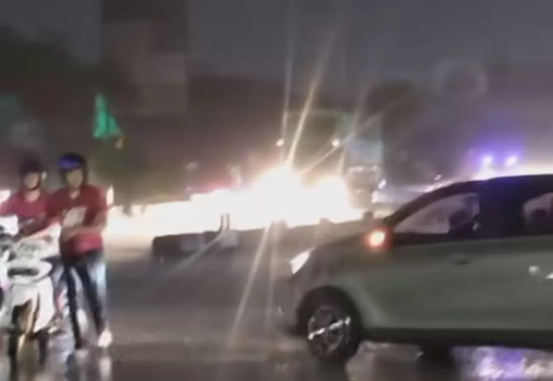 Jalan Raya Kaligawe, Semarang, Jawa Tengah banjir (Dok tangkapan layar) 