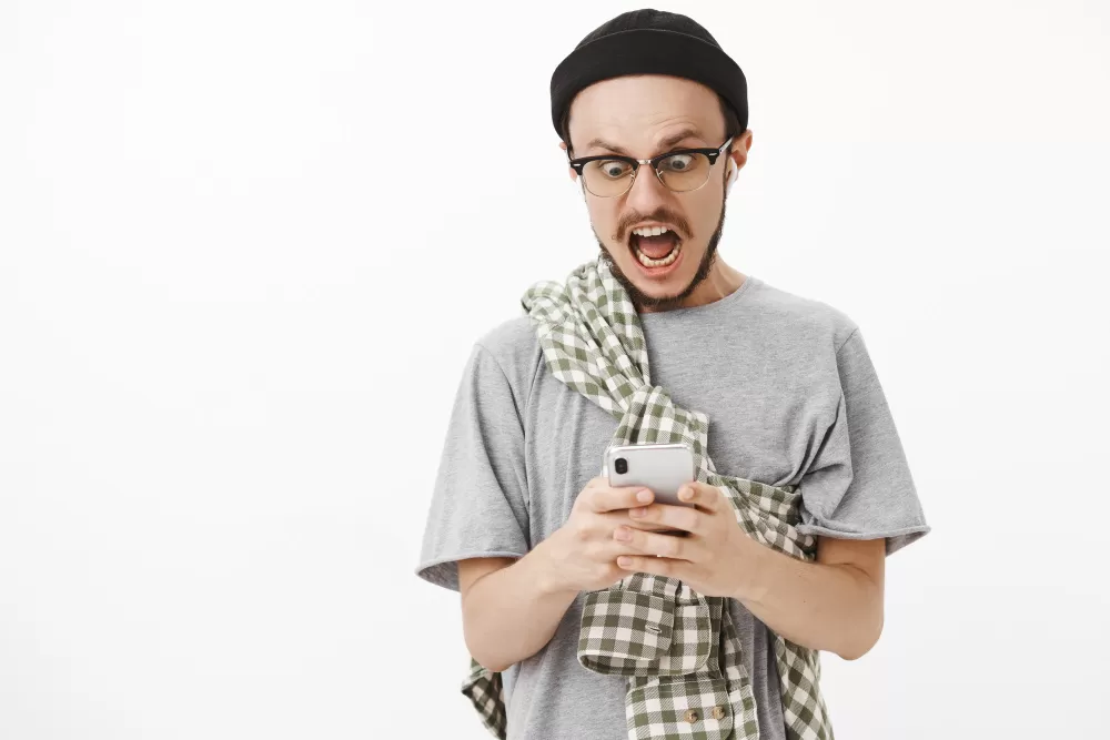 5 Cara Efektif Menghilangkan Iklan di HP Tanpa Install Aplikasi (Sumber:Freepik/cookie_studio)