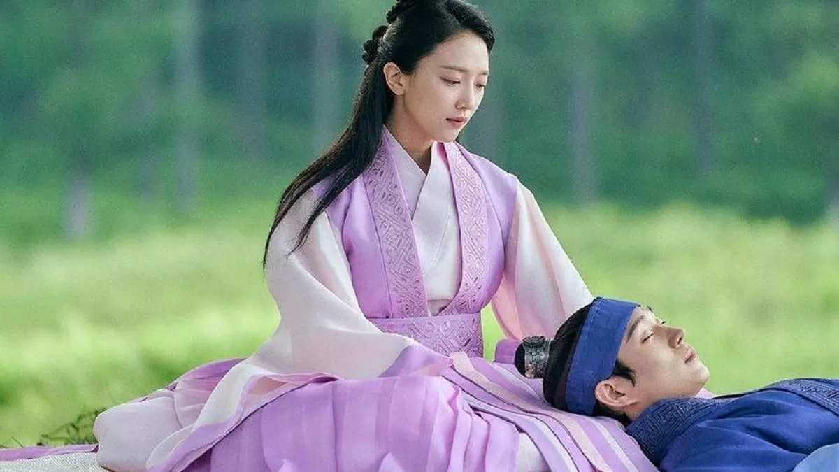 Drakor Moon in the Day. (Viu)