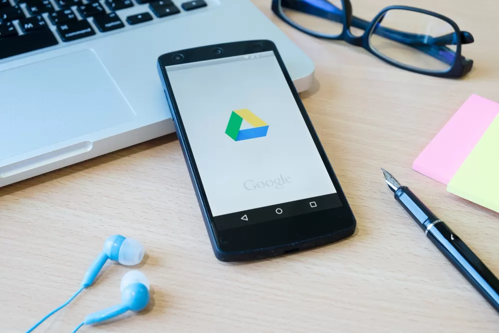 Google Drive Alami Masalah, Pengguna Keluhkan Hilangnya Data (sumber: Freepik/ijeab)