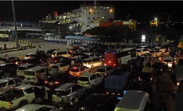 Kendaraan yang menyeberang dari Pelabuhan Merak ke Bakauheni naik 11 persen (Dok NTMC Polri)