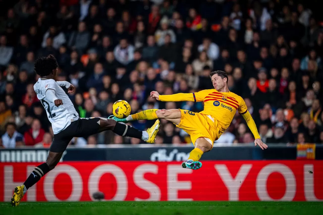 Robert Lewandowski gagal membawa Barcelona mengalahkan Valencia (Foto: FC Barcelona)