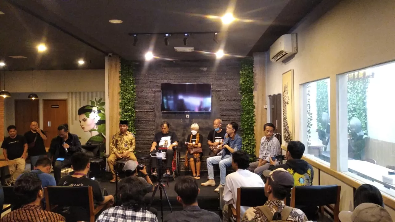 Keterangan pers Koalisi Masyarakat Sipil terkait dengan pelanggaran HAM pada masa lalu. (Zidan Omar)