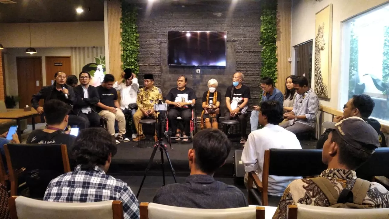 Keterangan pers Koalisi Masyarakat Sipil terkait dengan pelanggaran HAM pada masa lalu. (Zidan Omar)