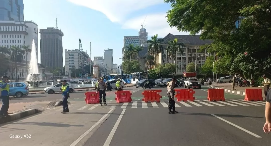 Pengalihan arus lalu lintas akibat demo di Patung Kuda (Dok TMC Polda Metro)