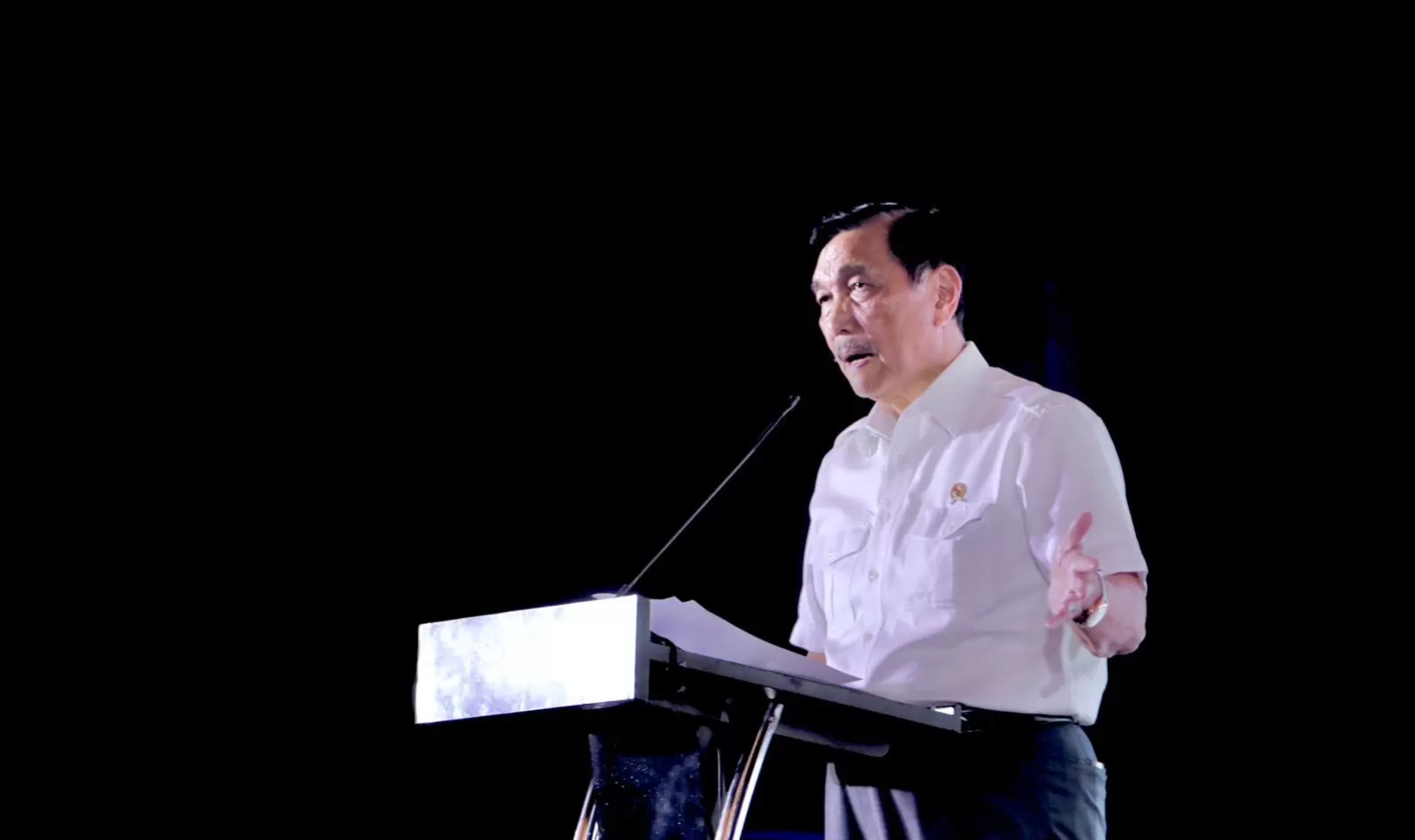 Menko Marves Luhut Binsar Pandjaitan jelaskan PT Aneka Tambang Tbk bekerja sama dengan Hongkong CBL Limited terkait proyek ekosistem baterai Electric Vehicle.