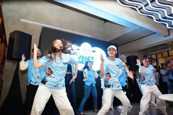 Relawan Gemoy melakukan deklarasi dukungan kepada pasangan Prabowo-Gibran dengan menggelar 'Kompetisi Joget Gemoy'. Salah satu jurinya adalah Wulan Guritno. Foto: Ist