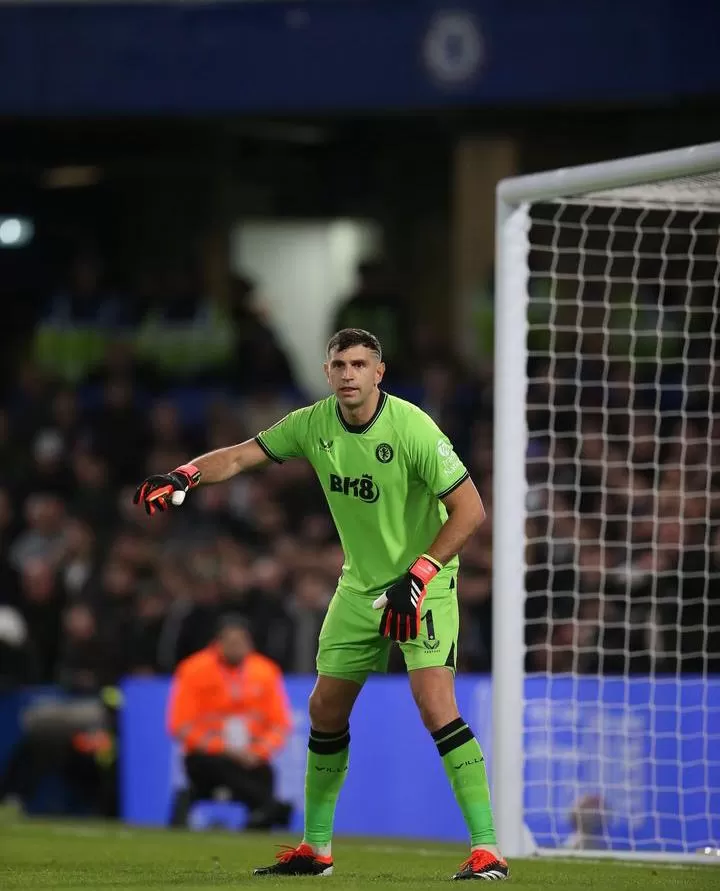 Emiliano Martinez selamatkan Aston Villa dari kekalahan atas Chelsea pada laga babak ke-4 FA Cup 2023/2024 (Foto: instagram/@emi_martinez26)