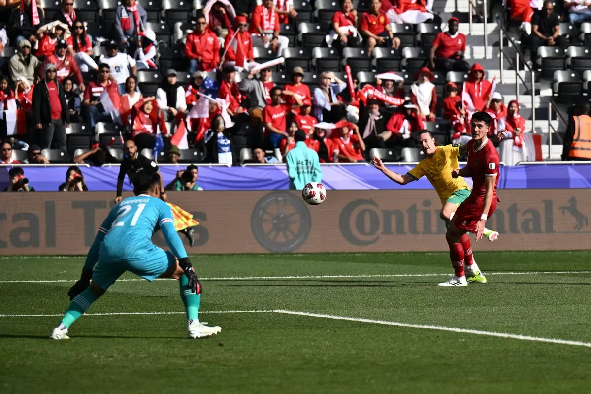 Momen gol bunuh diri Elkan Baggott dalam pertandingan melawan Australia (Foto: Socceroos)