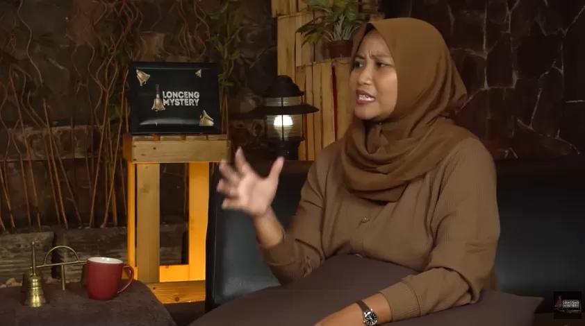 Perempuan bernama Siska ngaku terjebak sekte pemuja setan di Kota Malang (Tangkapan layar YouTube Lonceng Mystery)