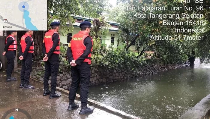 Polda Metro Jaya menyiagakan personel Brimob di sejumlah lokasi rawan banjir di DKI Jakarta (Dok Polda Metro Jaya)