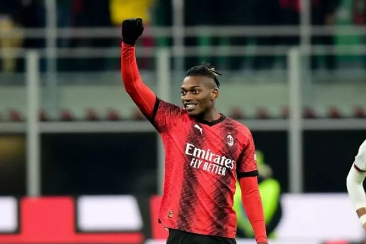 Rafael Leao sebut dirinya bisa selevel dengan Ronaldo dan Messi (Foto: instagram/@iamrafaeleao93)