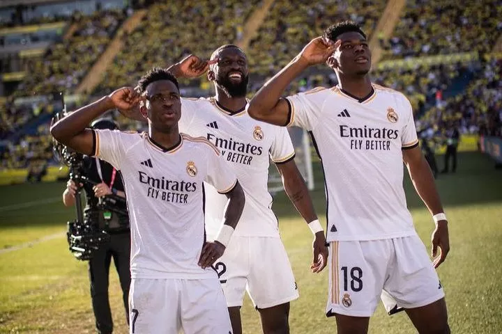 Real Madrid berhasil naik ke puncak klasemen La Liga setelah menang 2-1 atas Las Palmas pada laga pekan ke-22 2023/2024 (Foto: instagram/@vinijr)