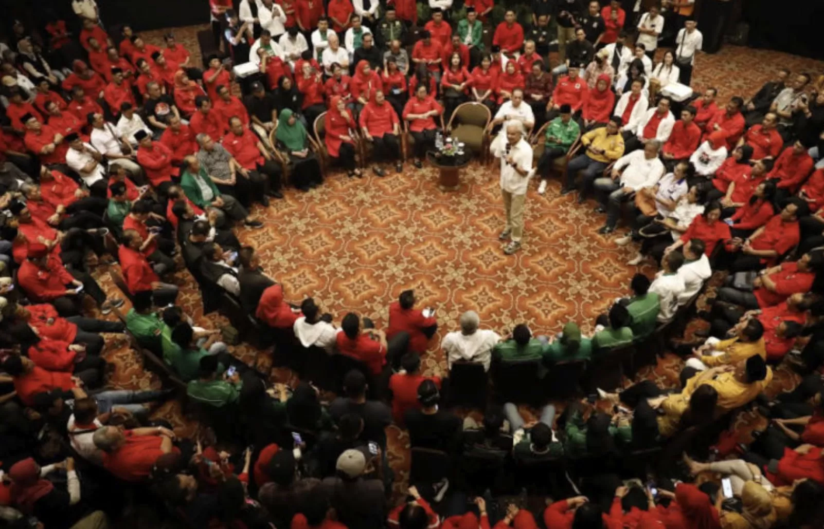 Ganjar Pranowo menjamin ketersediaan layanan internet super cepat, gratis dan merata untuk seluruh wilayah Indonesia. 