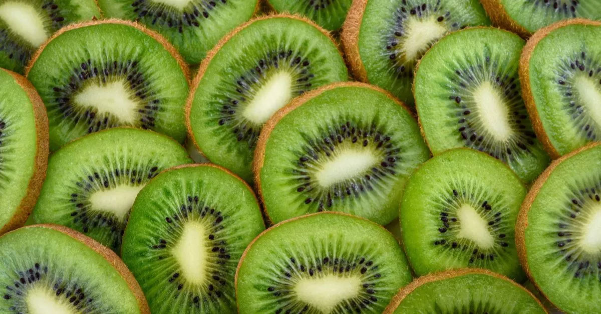 3 Buah yang Baik Dikonsumsi Penderita Hipertensi (Canva by photoMIX-company)