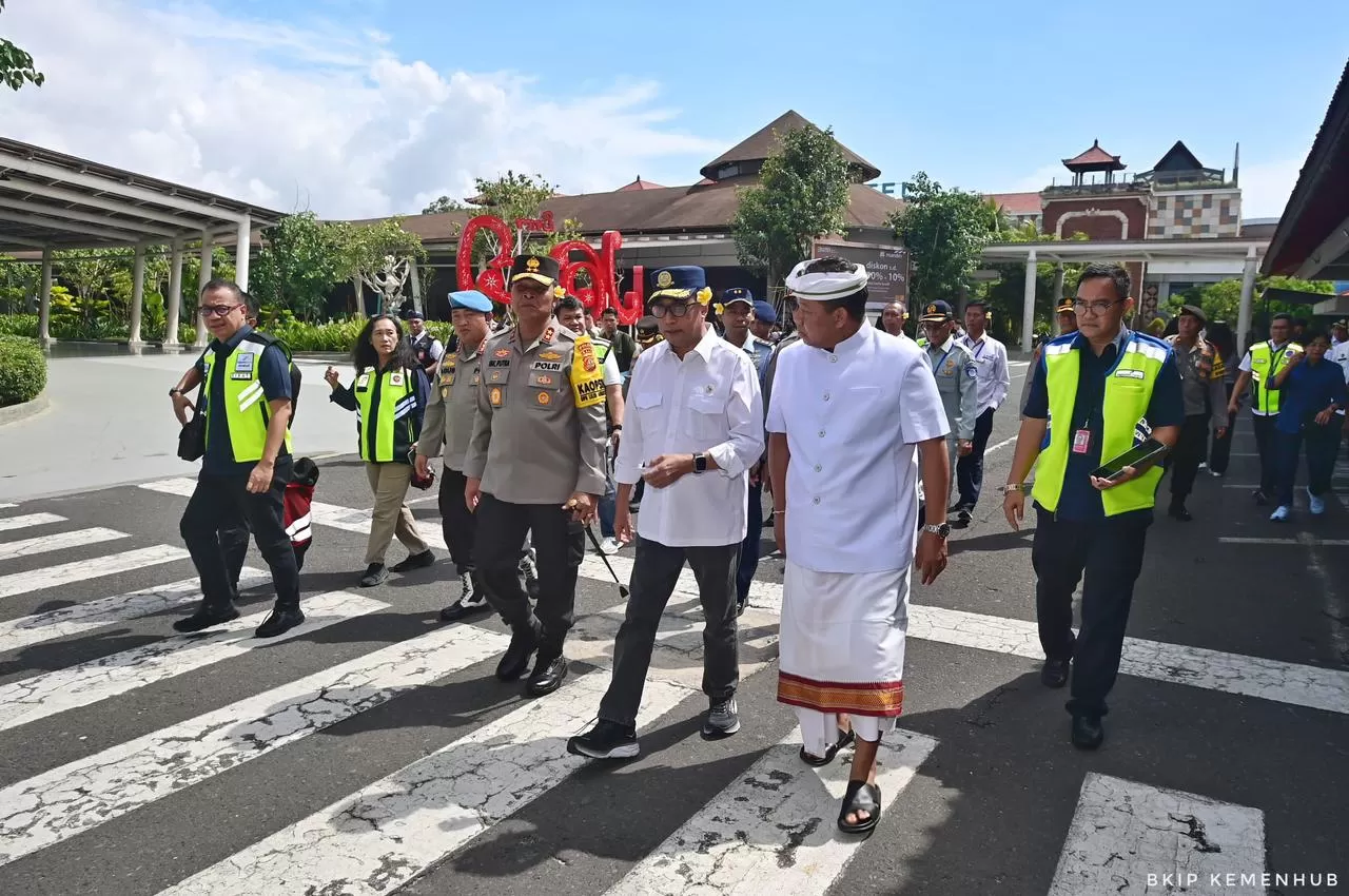 Menhub Budi Karya Sumadi siapkan 3 strategi atasi kemacetan menuju Bandara Ngurah Rai Bali. (Foto: Dok.Kemenhub)