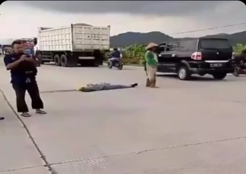 Siswi SMK tewas tertimpa baliho caleg di Kebumen (Dok tangkapan layar)