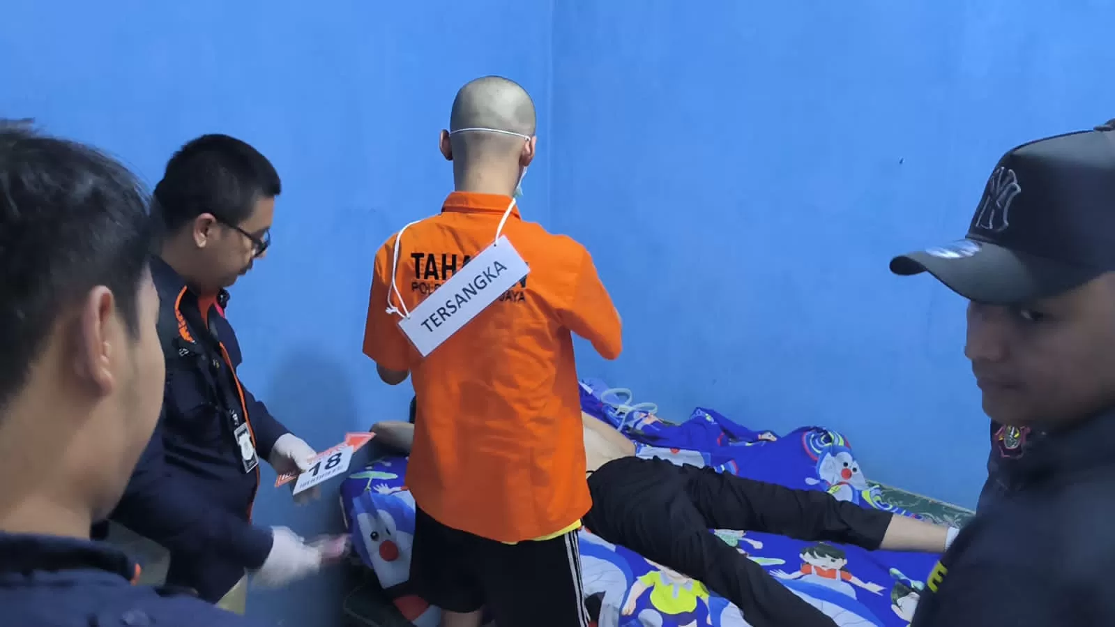 Argiyan Arbirama memeragakan 30 adegan bunuh dan rudapaksa mahasiswi Universitas  Gunadarma (Dok Polda Metro Jaya)