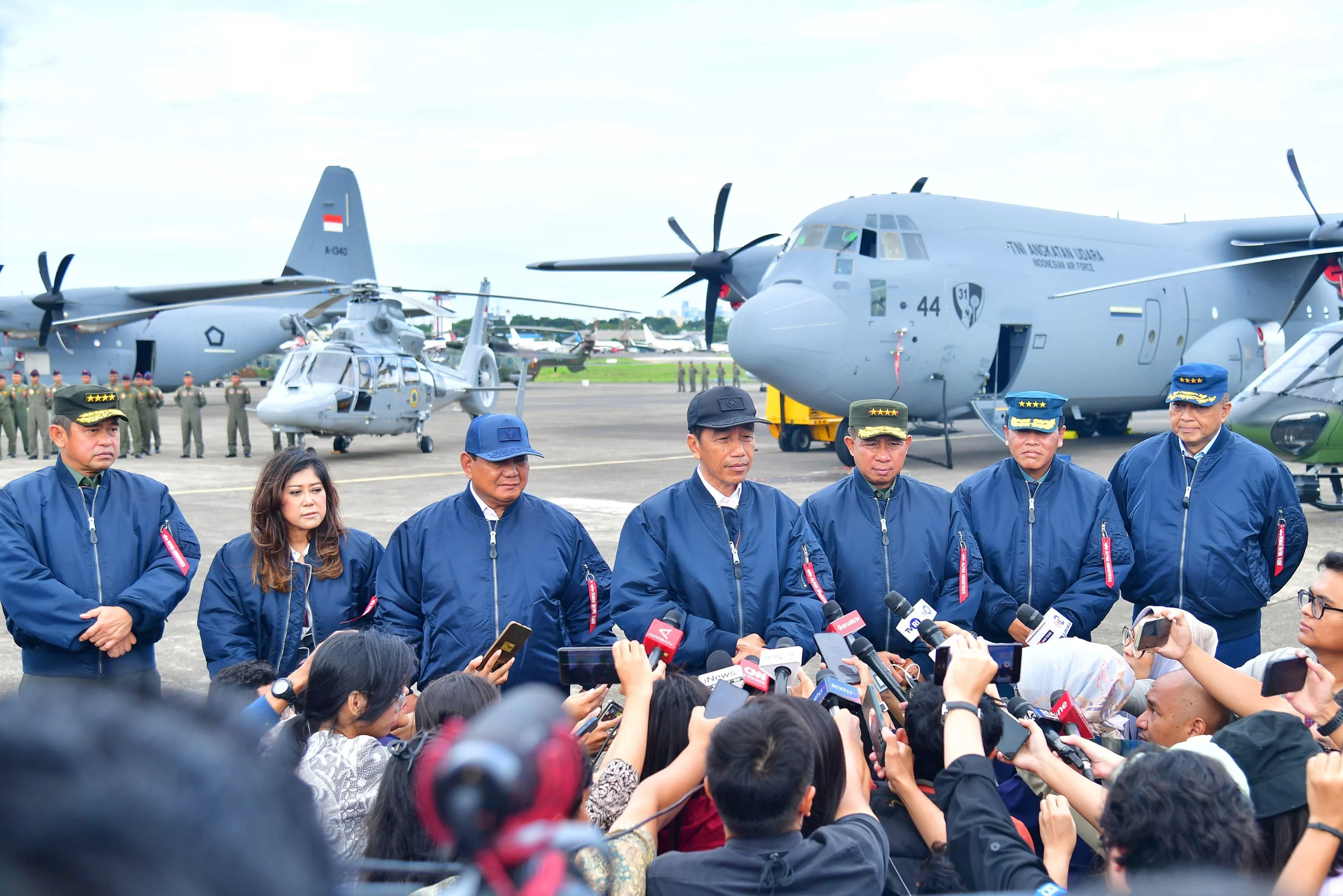 Presiden Jokowi saat membuat pernyataan kontroversi terkait presiden dan menteri boleh kampanye dan boleh berpihak pada 24 Januari 2024. Foto: X @jokowi